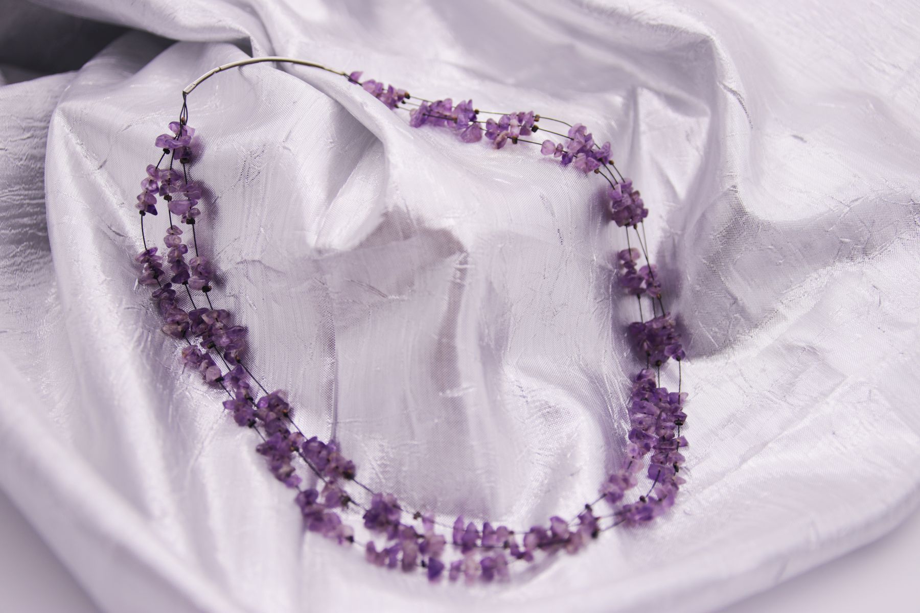 Halskette mit Amethyst-Natursteinsplittern – Bild 2