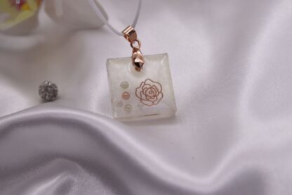 Epoxy Anhänger quadratisch Rose
