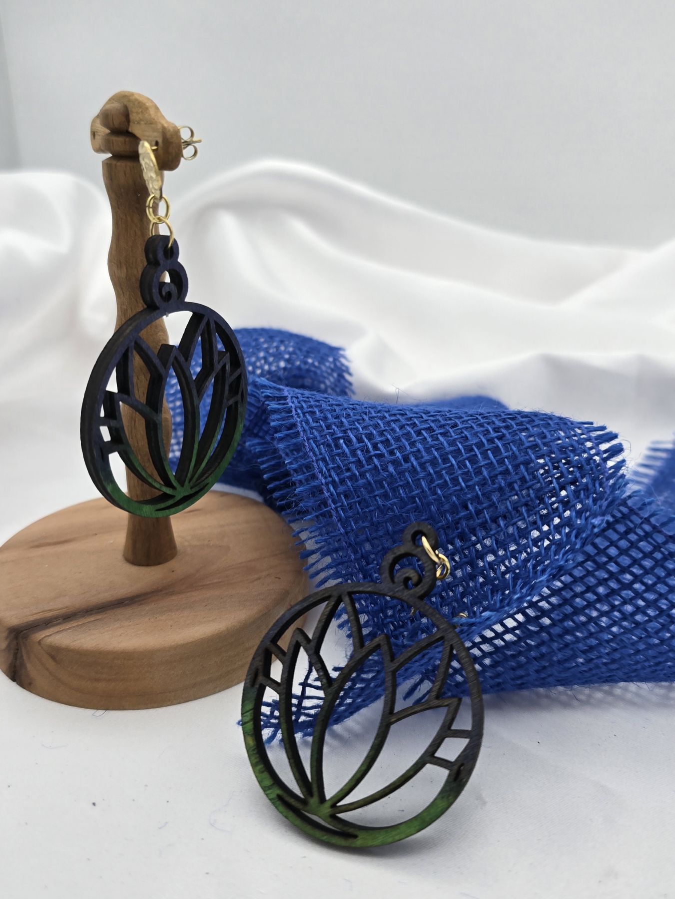 Lotusblume blau-grün